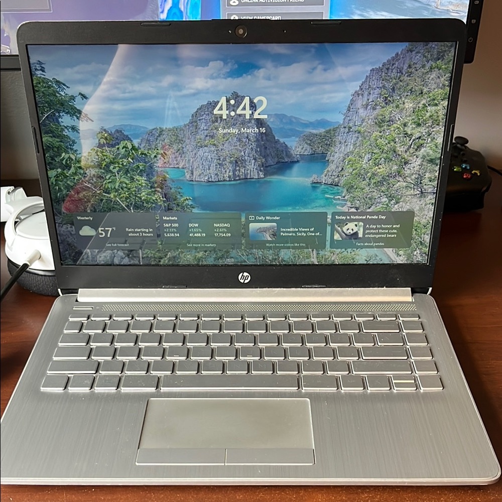 HP Silver Laptop